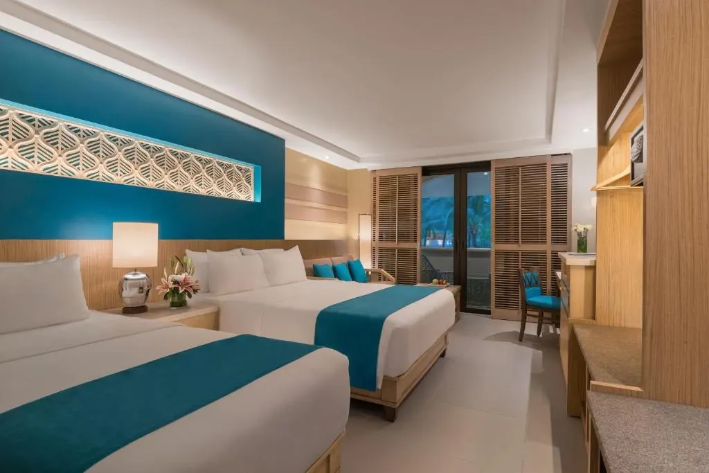 Deluxe Room at Henann Garden Resort, Boracay